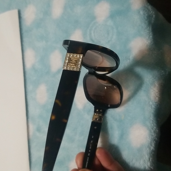 Liz claiborne sunglasses - Picture 6 of 8